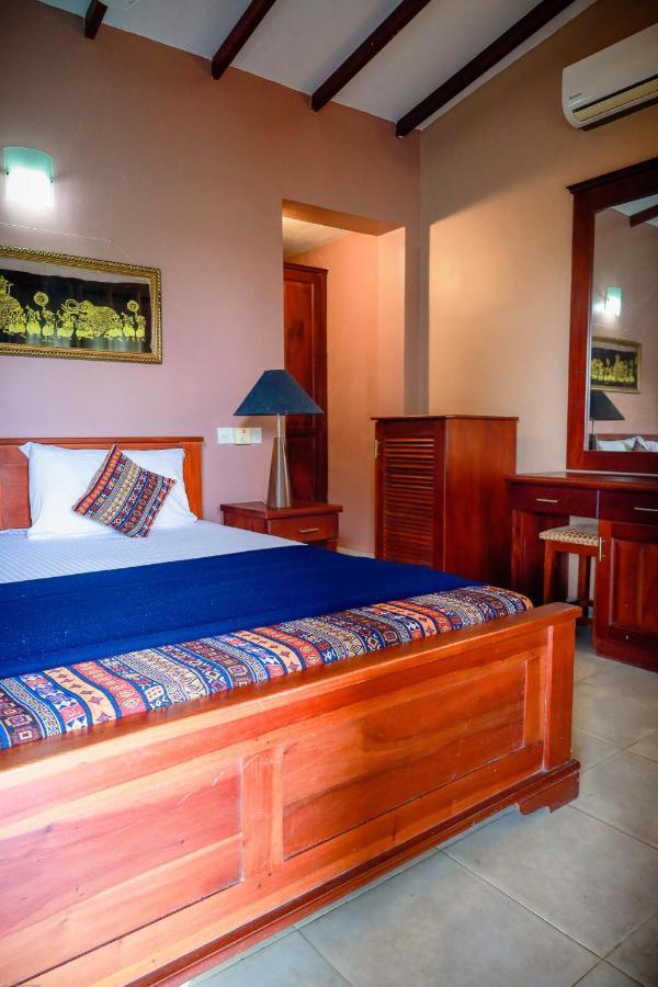 Funk Bunk - Mount View Lodge كاندي المظهر الخارجي الصورة